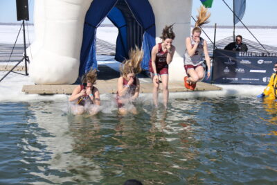 Polar Plunge 2021 Otter teammates